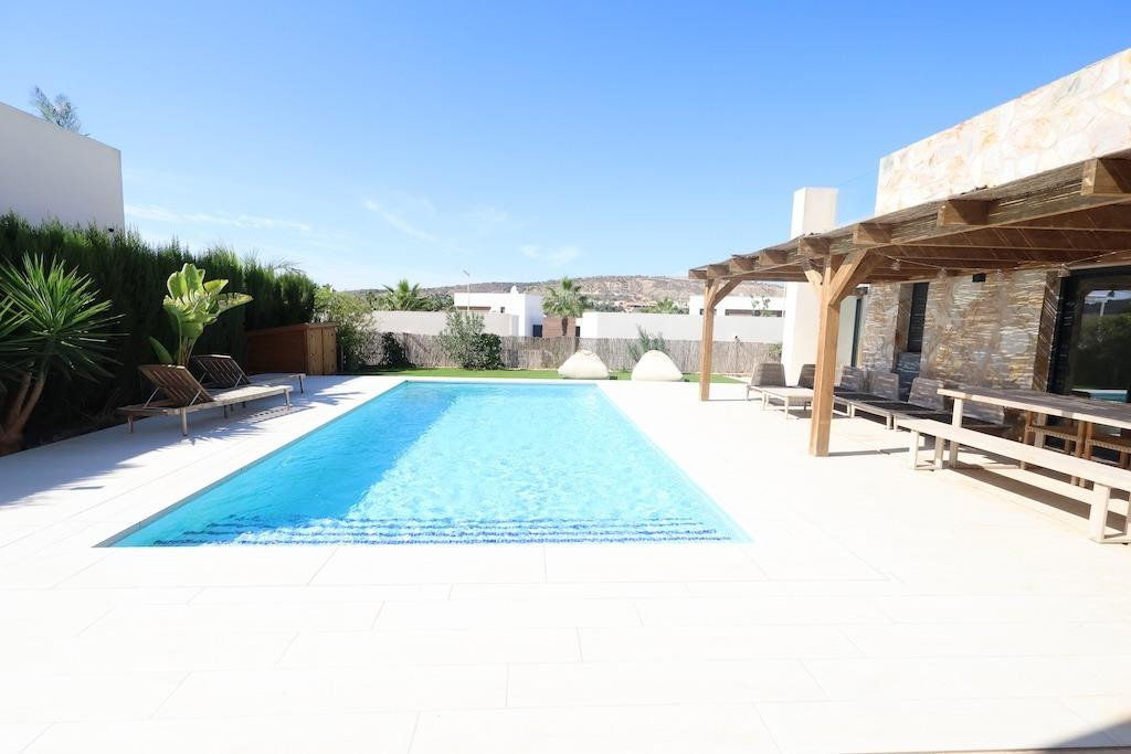 For sale - 3 Bedroom 2 Bathroom House - Detached Villa in Algorfa - Algorfa Centro  - Alicante