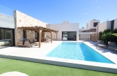 76-R5517862/81741, 3 Bedroom 2 Bathroom House - Detached Villa in Algorfa
