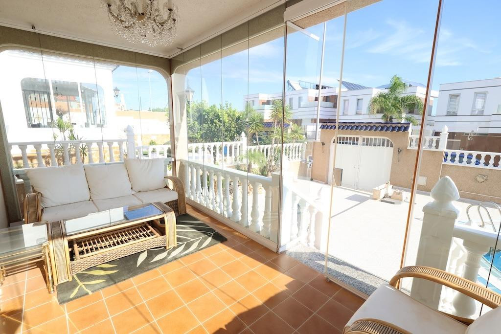 For sale - 3 Bedroom 2 Bathroom House - Detached Villa in Orihuela - Orihuela Costa  - Alicante