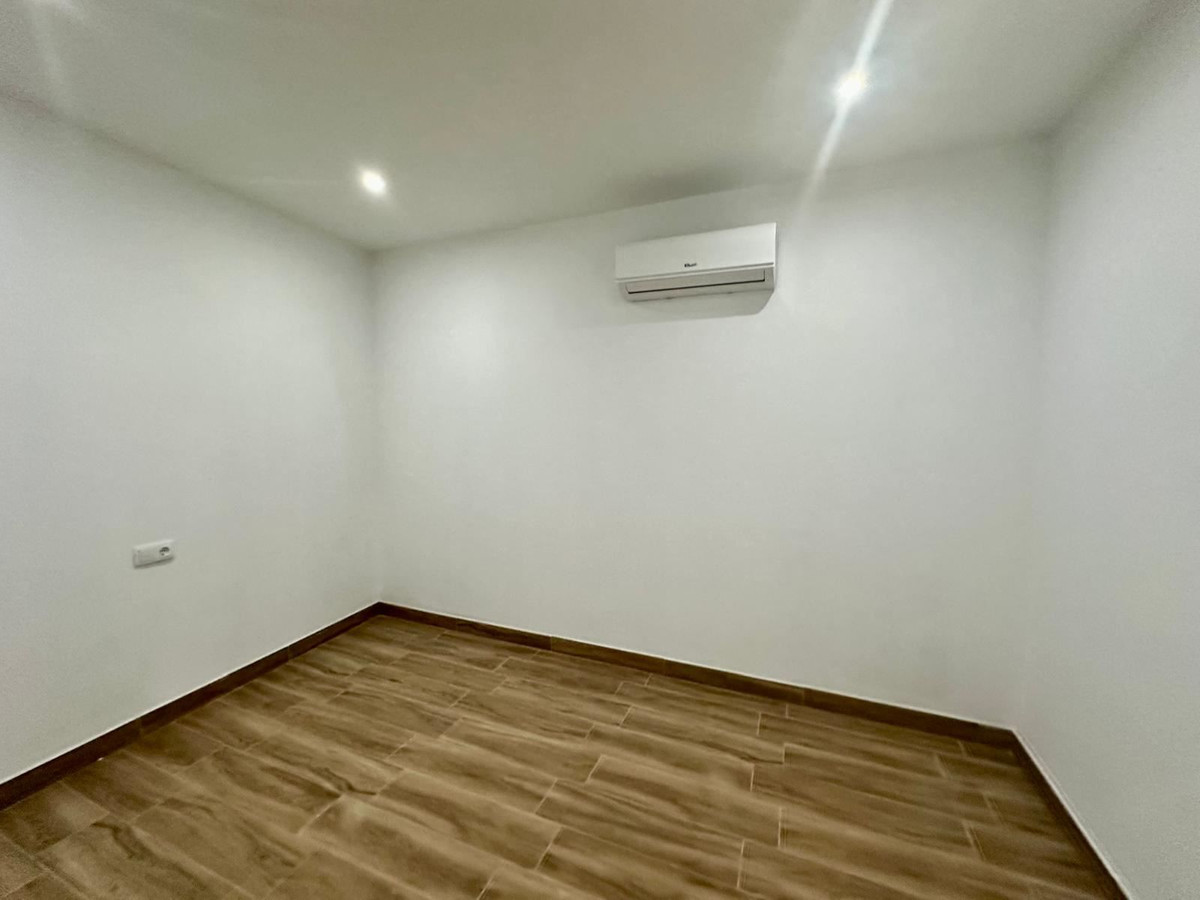 For sale - 2 Bedroom 2 Bathroom Apartment - Middle Floor Apartment in Torrevieja - Torrevieja Centro  - Alicante