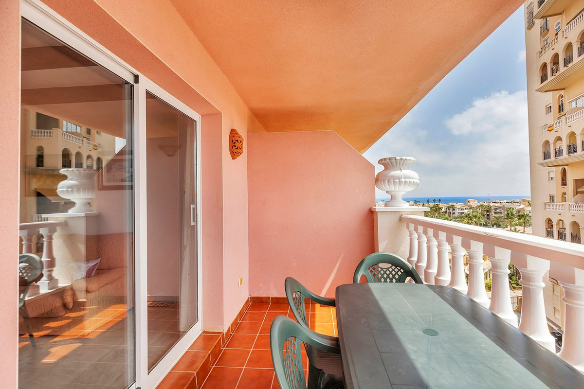 For sale - 2 Bedroom 2 Bathroom Apartment - Middle Floor Apartment in Torrevieja - Playa de los Locos  - Alicante