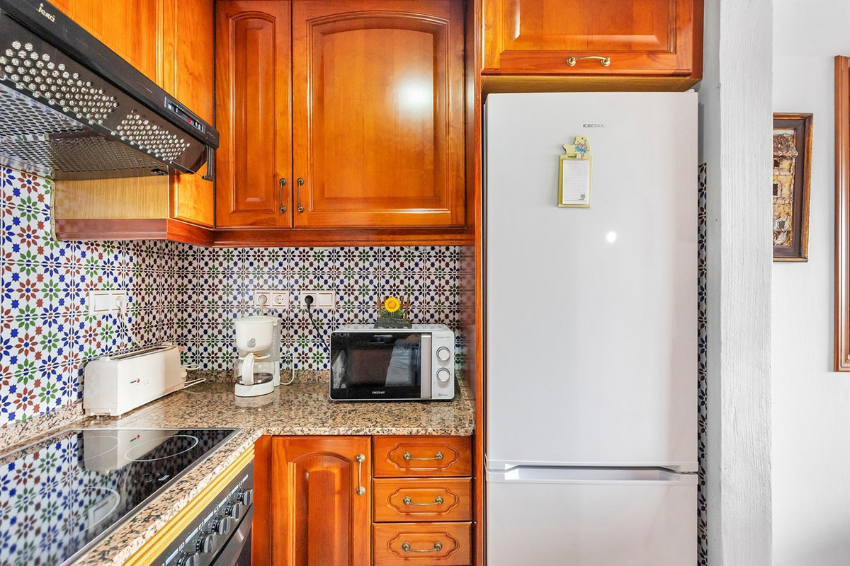 For sale - 2 Bedroom 2 Bathroom Apartment - Middle Floor Apartment in Torrevieja - Playa de los Locos  - Alicante