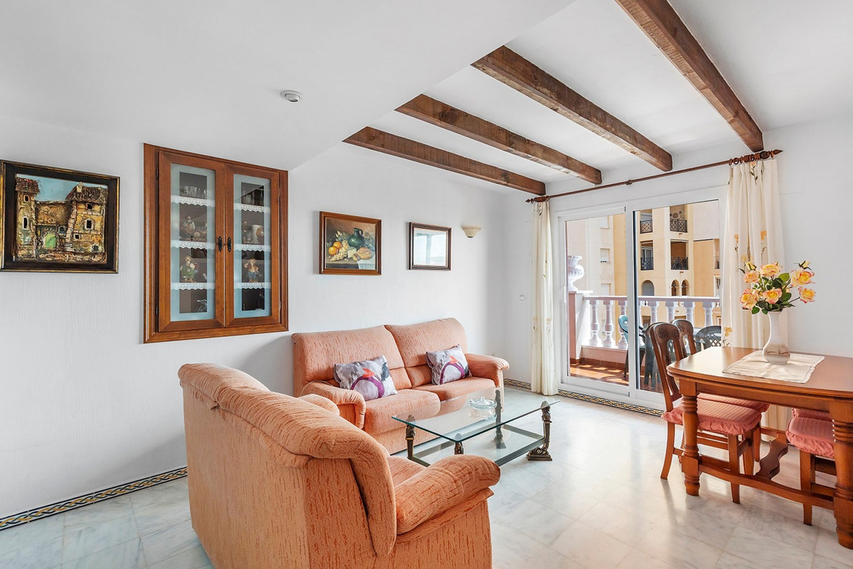 For sale - 2 Bedroom 2 Bathroom Apartment - Middle Floor Apartment in Torrevieja - Playa de los Locos  - Alicante
