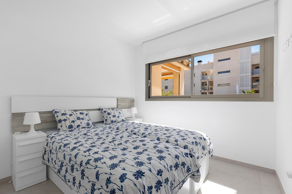For sale - 2 Bedroom 2 Bathroom Apartment - Ground Floor Apartment in Orihuela - La Zenia  - Alicante