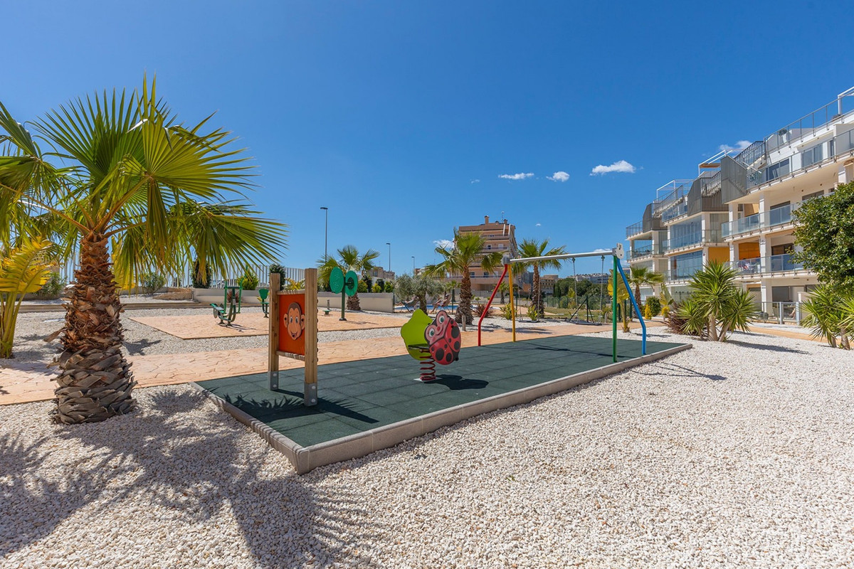 For sale - 2 Bedroom 2 Bathroom Apartment - Ground Floor Apartment in Orihuela - La Zenia  - Alicante