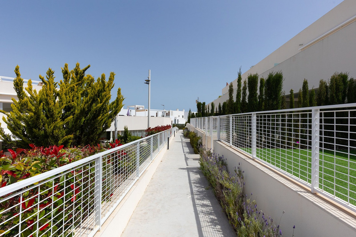 For sale - 2 Bedroom 2 Bathroom Apartment - Ground Floor Apartment in Orihuela - Los Balcones  - Alicante
