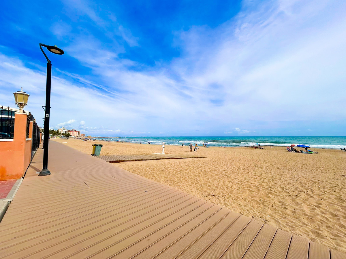For sale - 3 Bedroom 1 Bathroom Apartment - Ground Floor Apartment in Torrevieja - La Mata  - Alicante