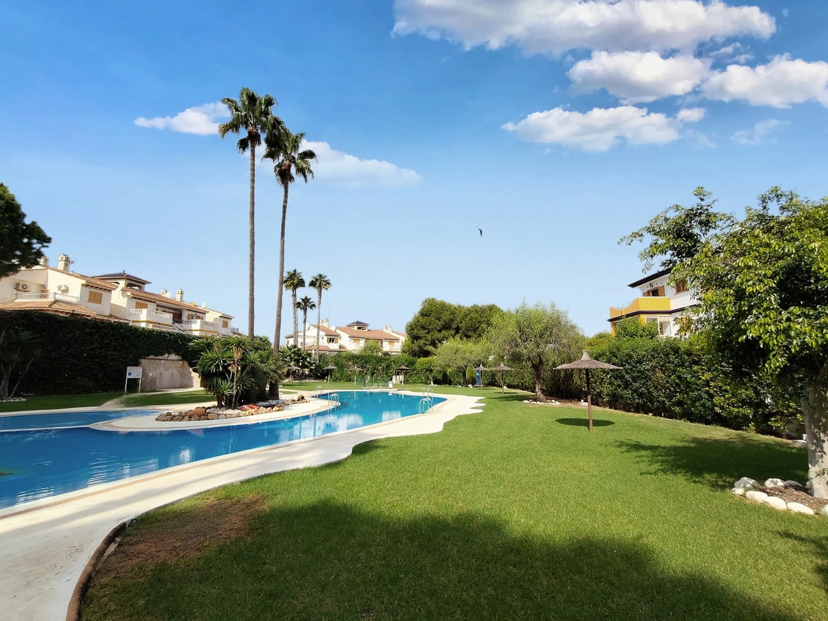 For sale - 2 Bedroom 1 Bathroom Apartment - Penthouse in Orihuela - Mil Palmeras  - Alicante