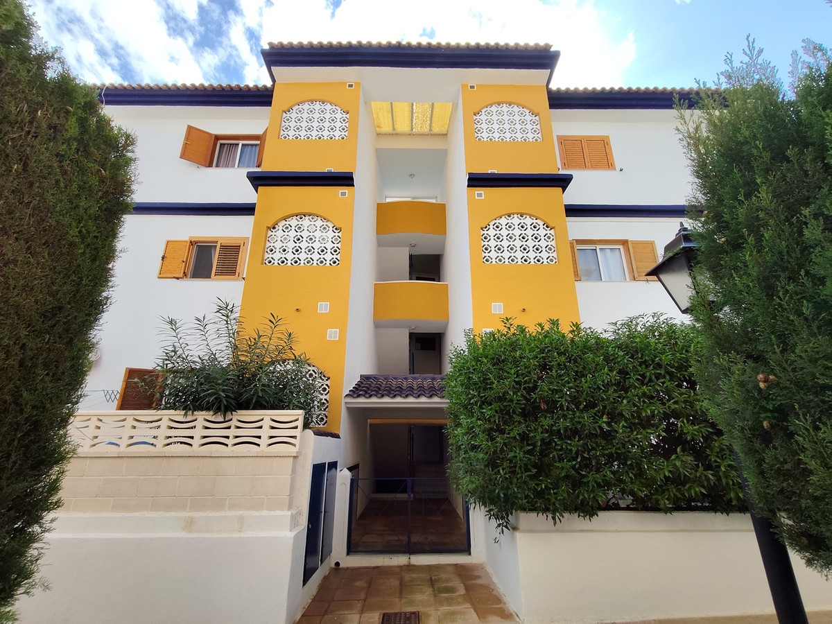For sale - 2 Bedroom 1 Bathroom Apartment - Penthouse in Orihuela - Mil Palmeras  - Alicante