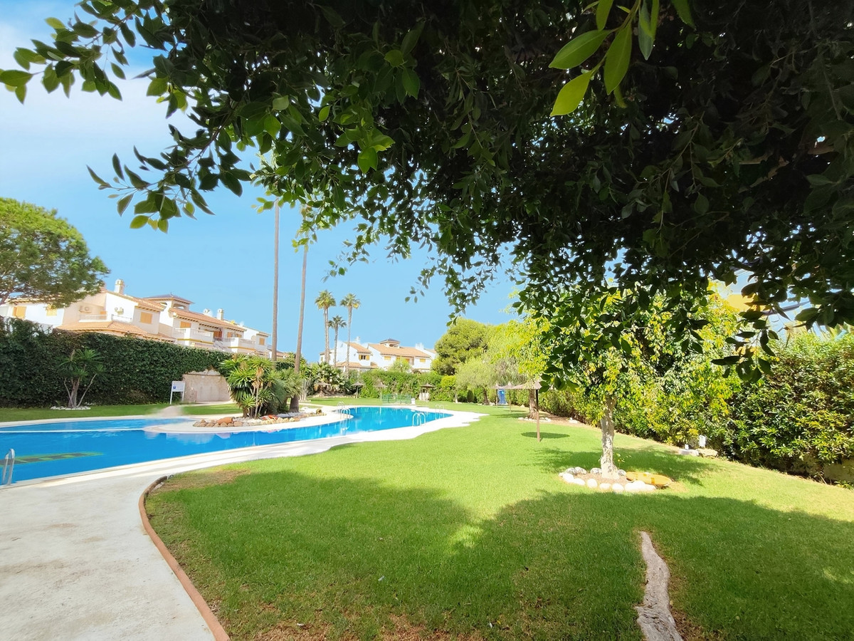 For sale - 2 Bedroom 1 Bathroom Apartment - Penthouse in Orihuela - Mil Palmeras  - Alicante