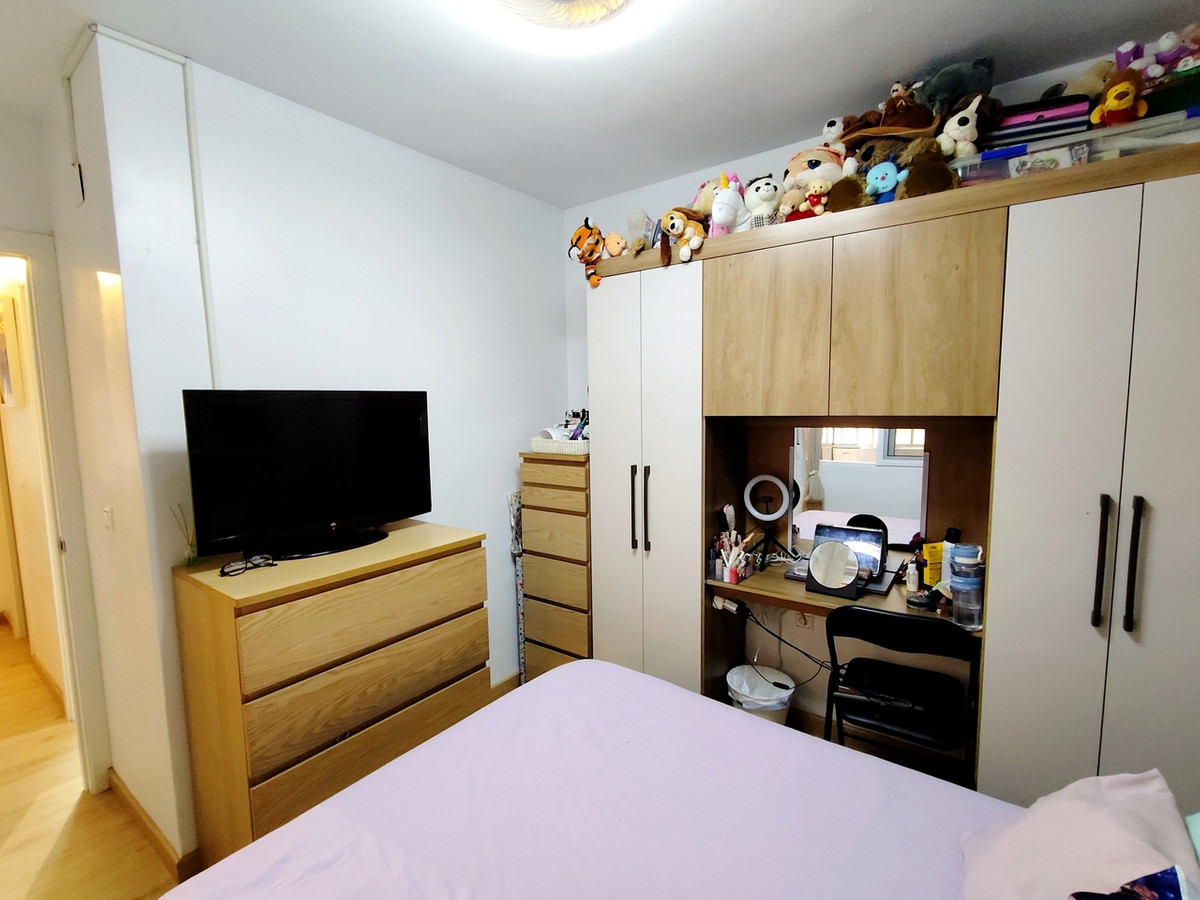 For sale - 3 Bedroom 2 Bathroom Apartment - Middle Floor Apartment in Torrevieja - Torrevieja Centro  - Alicante