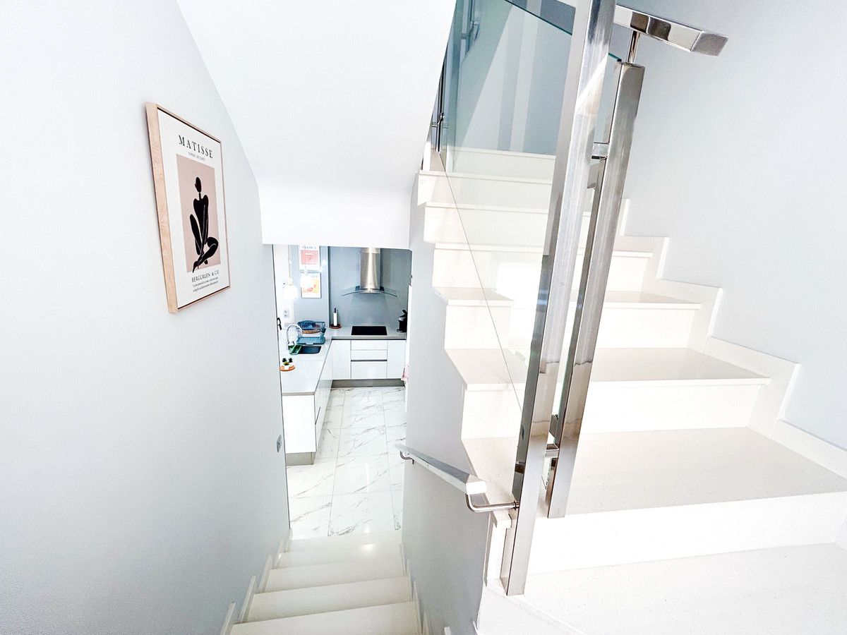 For sale - 3 Bedroom 3 Bathroom House - Detached Villa in Orihuela - Villamartin  - Alicante