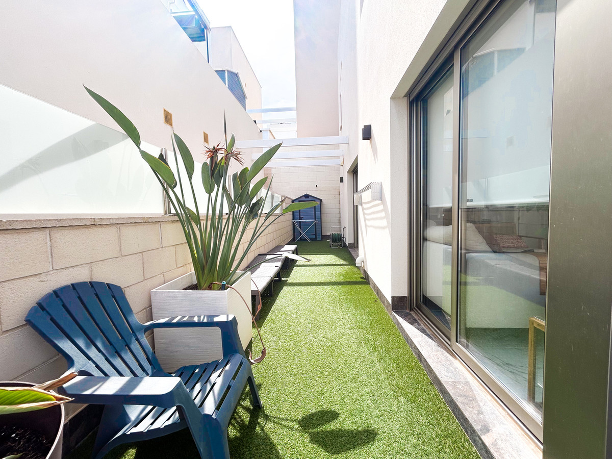 For sale - 3 Bedroom 3 Bathroom House - Detached Villa in Orihuela - Villamartin  - Alicante