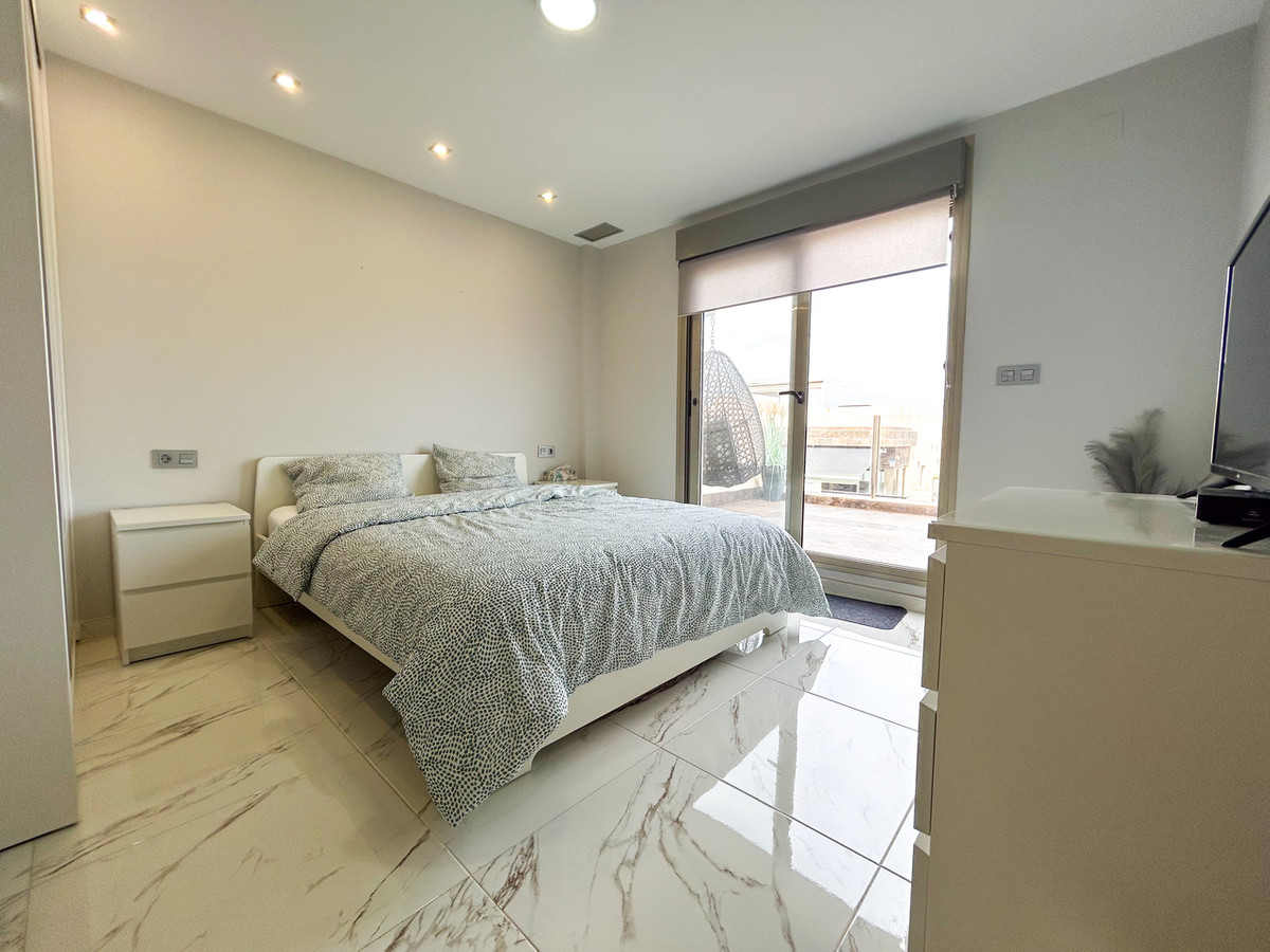 For sale - 3 Bedroom 3 Bathroom House - Detached Villa in Orihuela - Villamartin  - Alicante