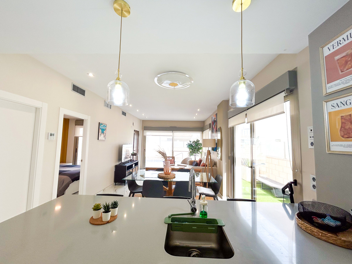 For sale - 3 Bedroom 3 Bathroom House - Detached Villa in Orihuela - Villamartin  - Alicante
