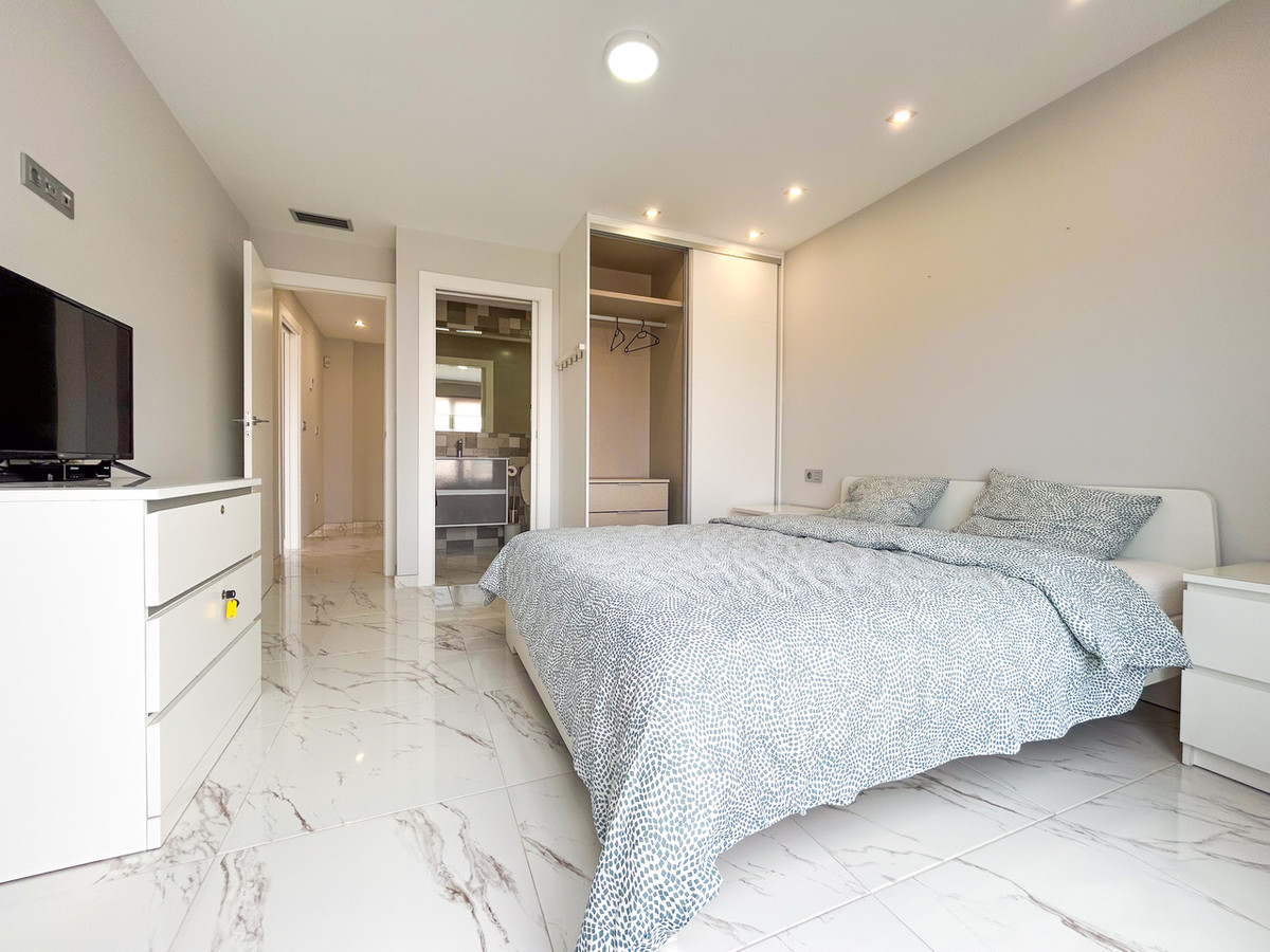 For sale - 3 Bedroom 3 Bathroom House - Detached Villa in Orihuela - Villamartin  - Alicante