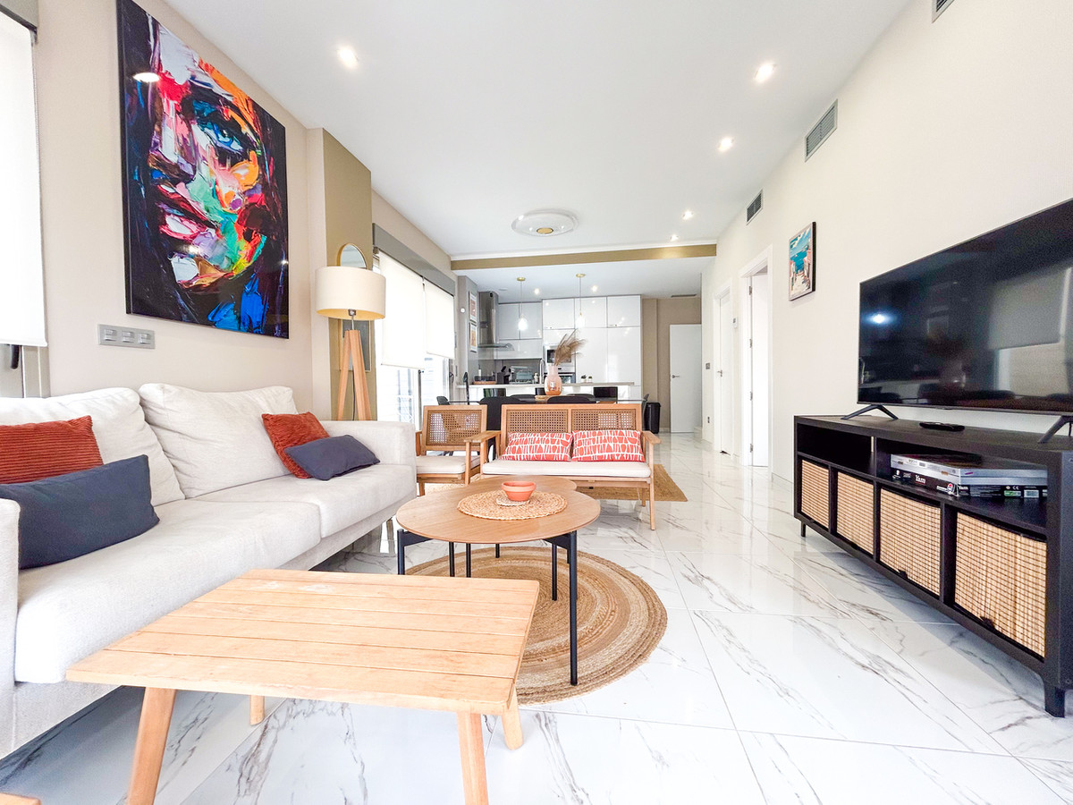 For sale - 3 Bedroom 3 Bathroom House - Detached Villa in Orihuela - Villamartin  - Alicante