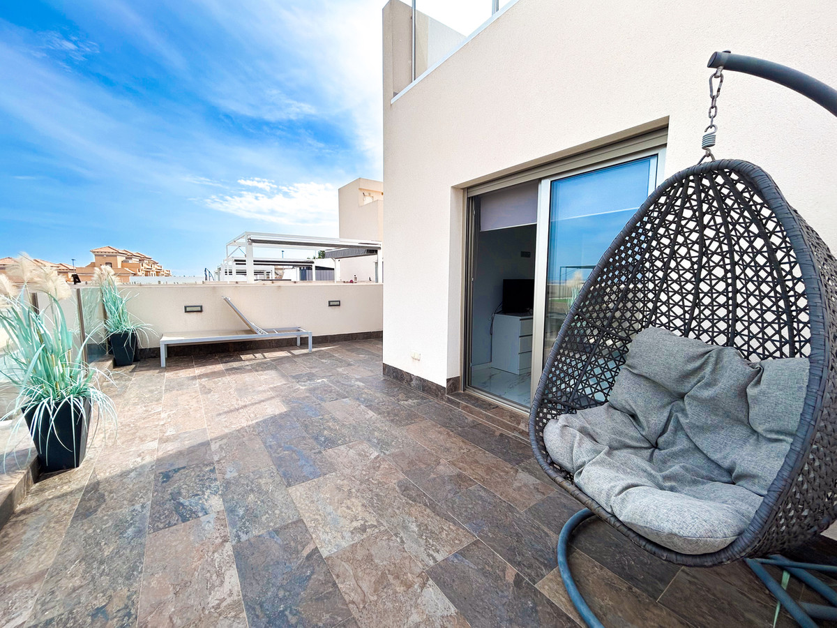For sale - 3 Bedroom 3 Bathroom House - Detached Villa in Orihuela - Villamartin  - Alicante