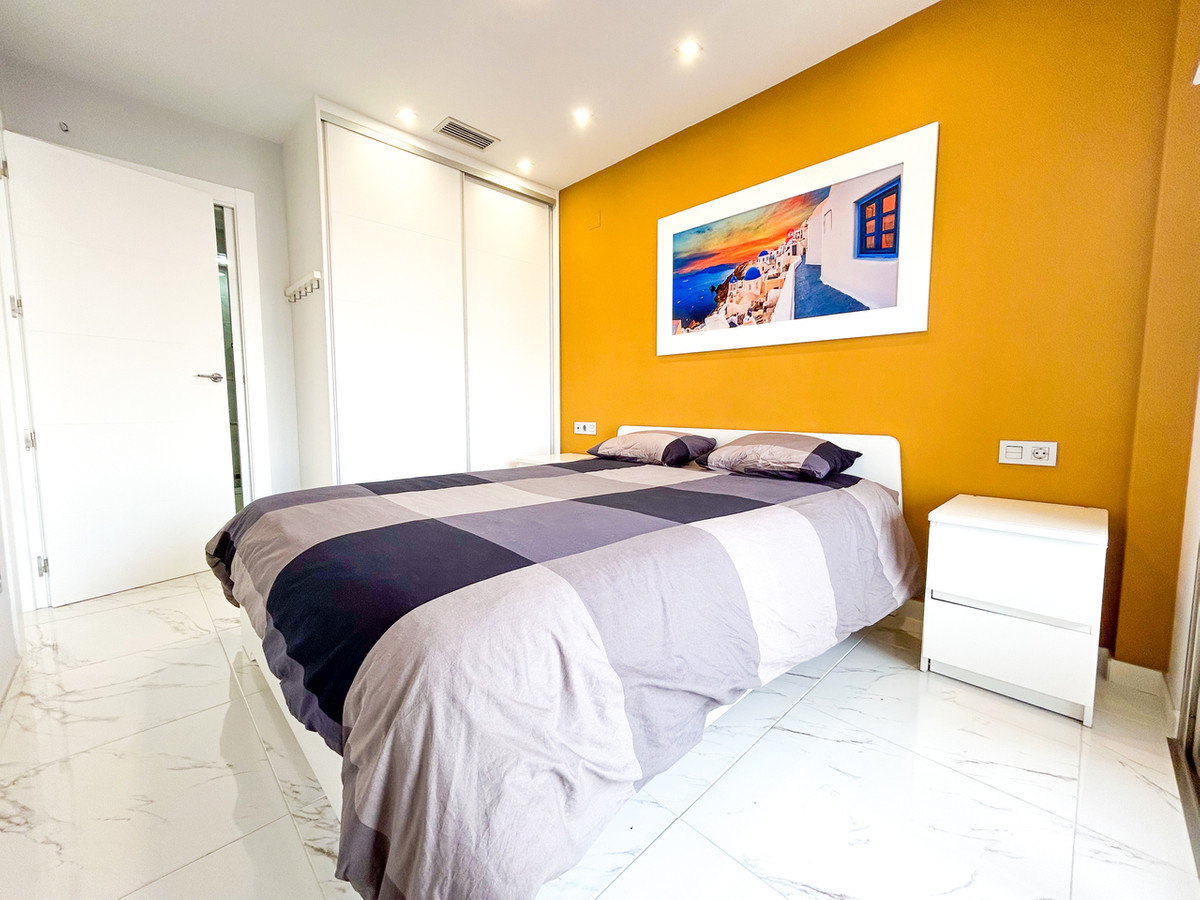 For sale - 3 Bedroom 3 Bathroom House - Detached Villa in Orihuela - Villamartin  - Alicante