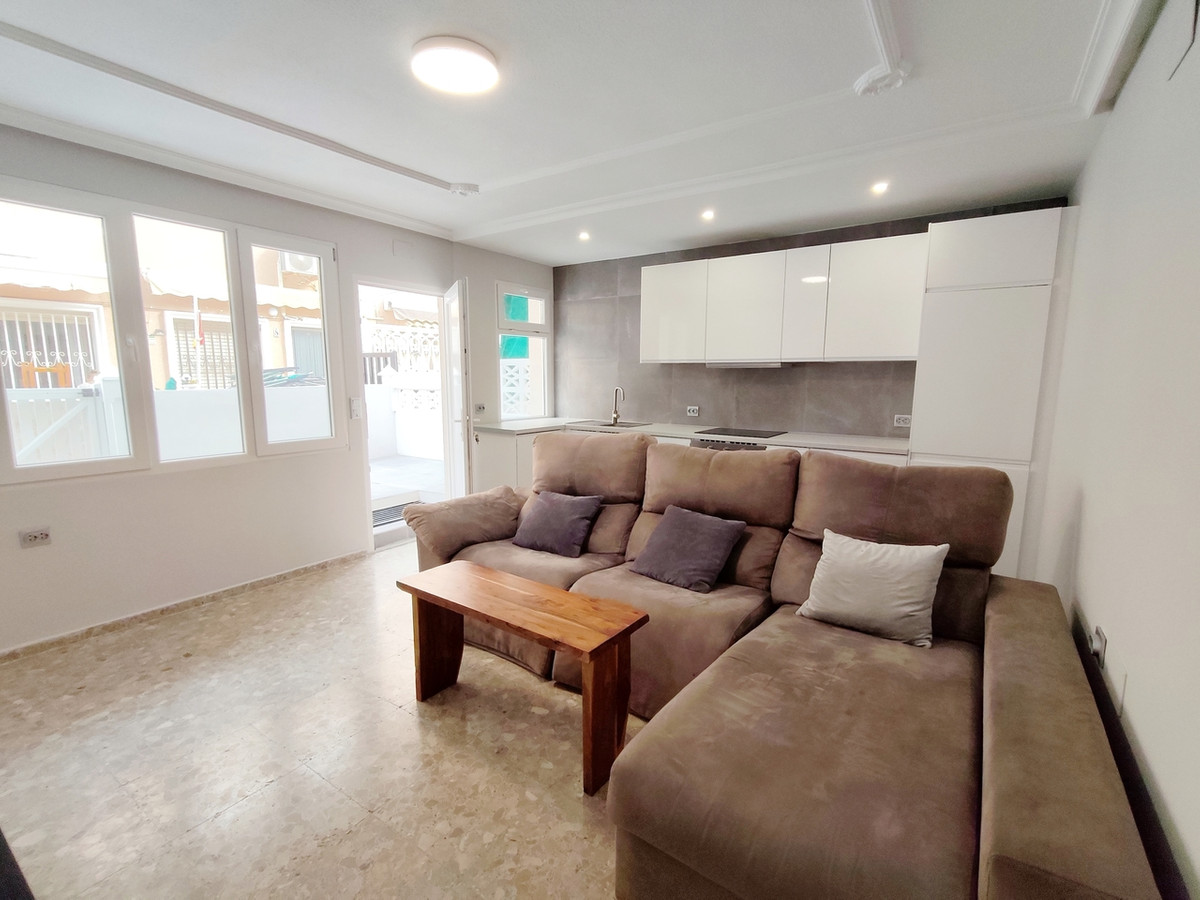 For sale - 2 Bedroom 1 Bathroom Apartment - Ground Floor Apartment in Torrevieja - La Mata  - Alicante