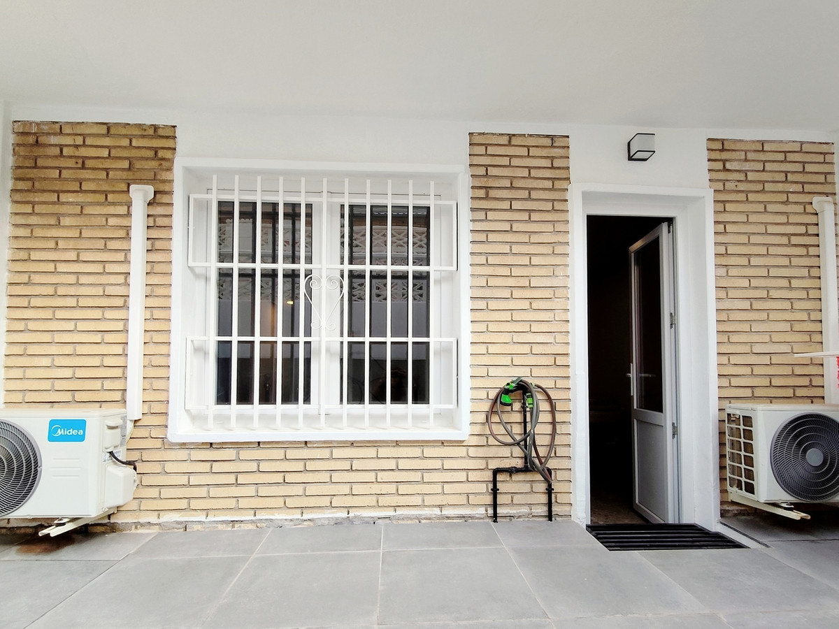 For sale - 2 Bedroom 1 Bathroom Apartment - Ground Floor Apartment in Torrevieja - La Mata  - Alicante