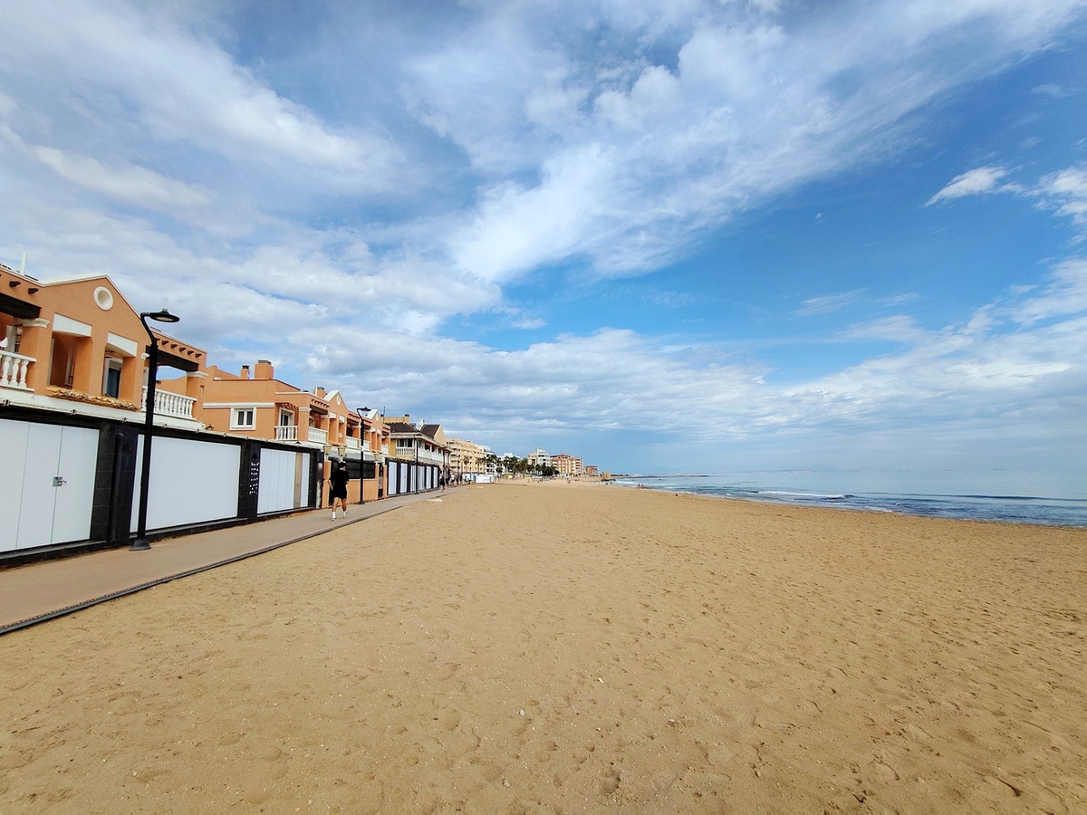For sale - 2 Bedroom 1 Bathroom Apartment - Ground Floor Apartment in Torrevieja - La Mata  - Alicante