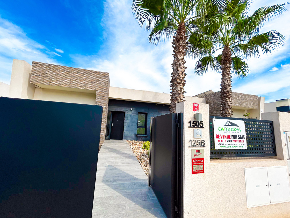 For sale - 3 Bedroom 2 Bathroom House - Detached Villa in Algorfa - Algorfa Centro  - Alicante
