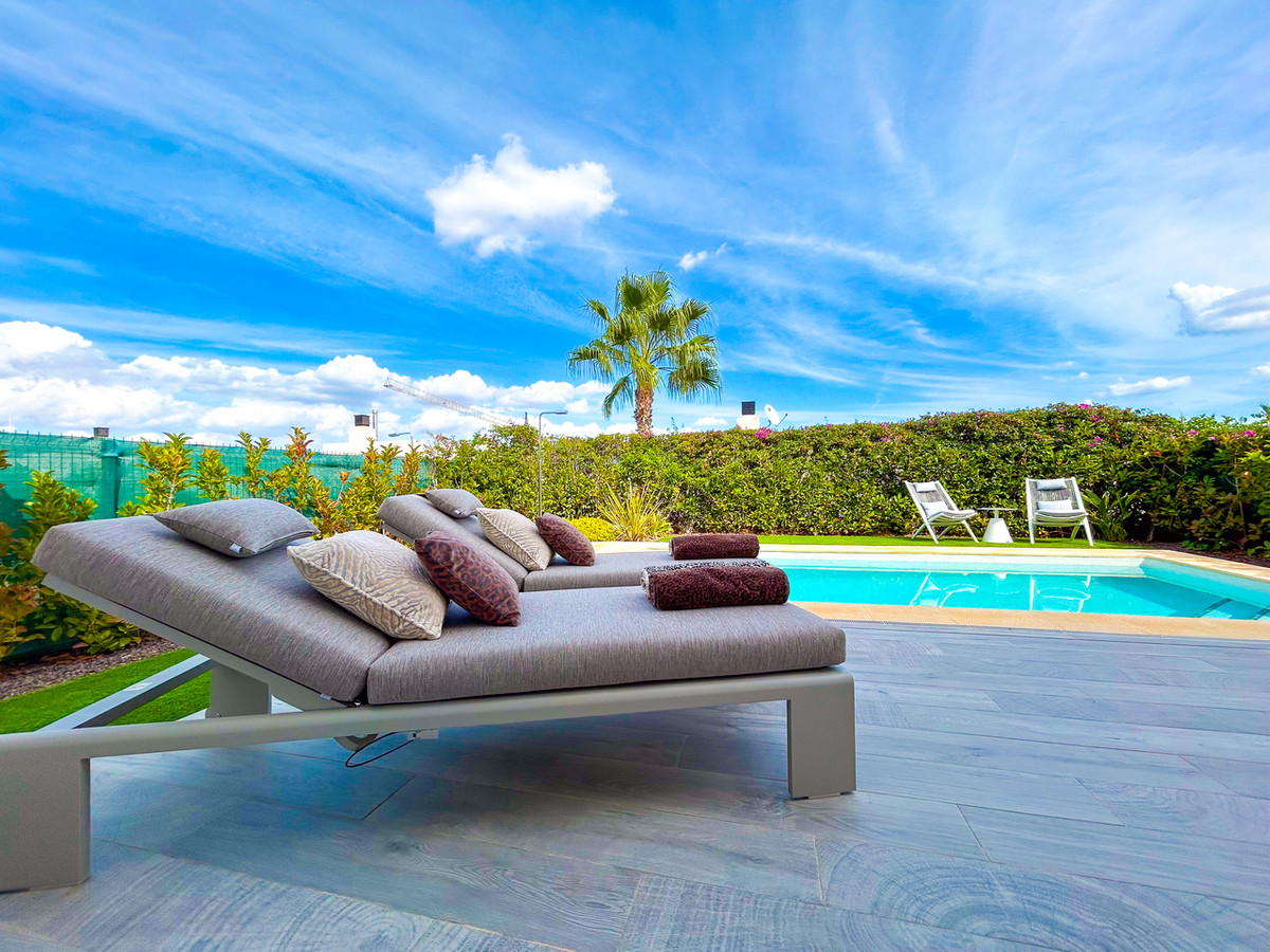 For sale - 3 Bedroom 2 Bathroom House - Detached Villa in Algorfa - Algorfa Centro  - Alicante