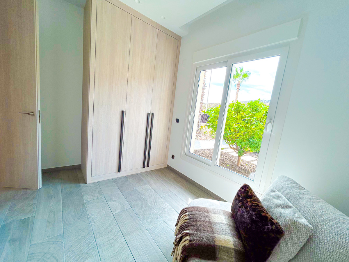 For sale - 3 Bedroom 2 Bathroom House - Detached Villa in Algorfa - Algorfa Centro  - Alicante