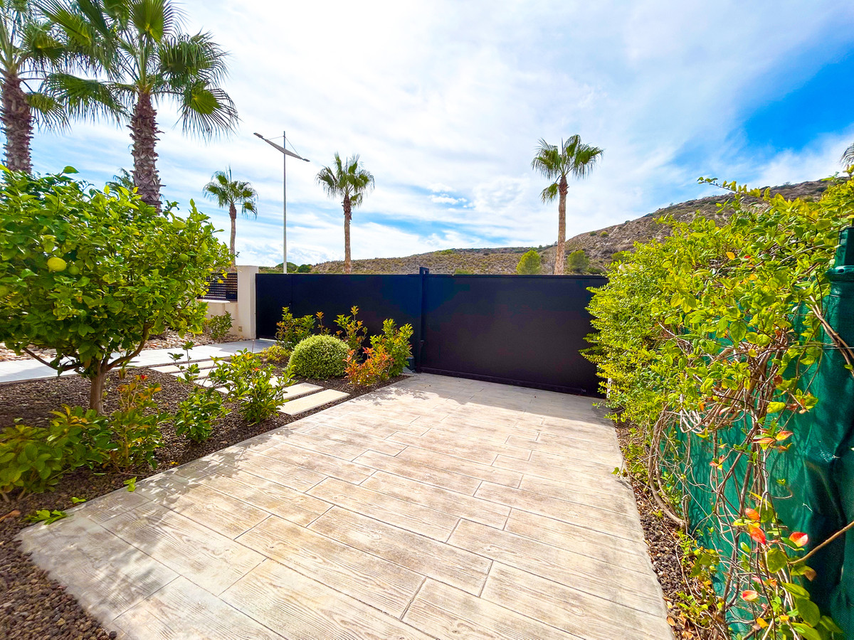For sale - 3 Bedroom 2 Bathroom House - Detached Villa in Algorfa - Algorfa Centro  - Alicante