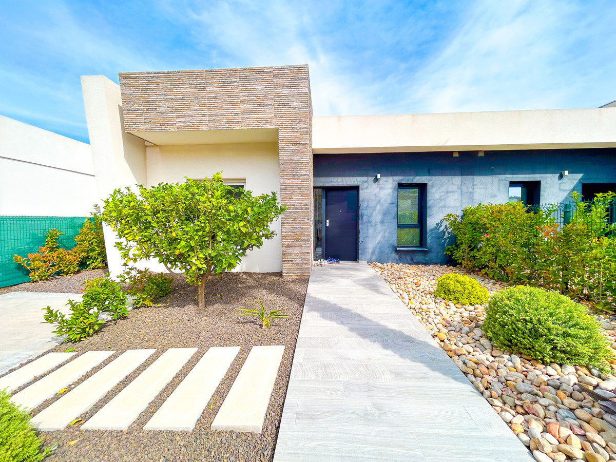 For sale - 3 Bedroom 2 Bathroom House - Detached Villa in Algorfa - Algorfa Centro  - Alicante