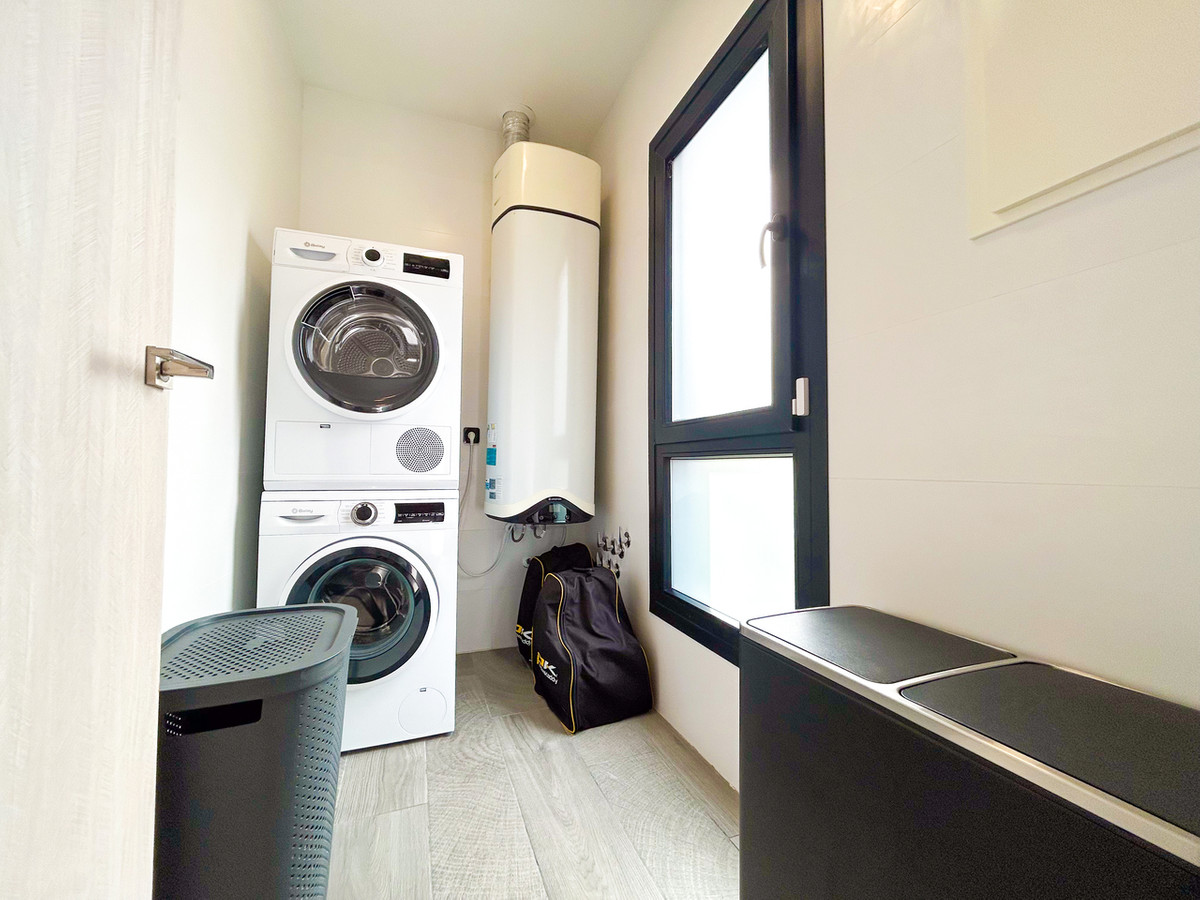 For sale - 3 Bedroom 2 Bathroom House - Detached Villa in Algorfa - Algorfa Centro  - Alicante