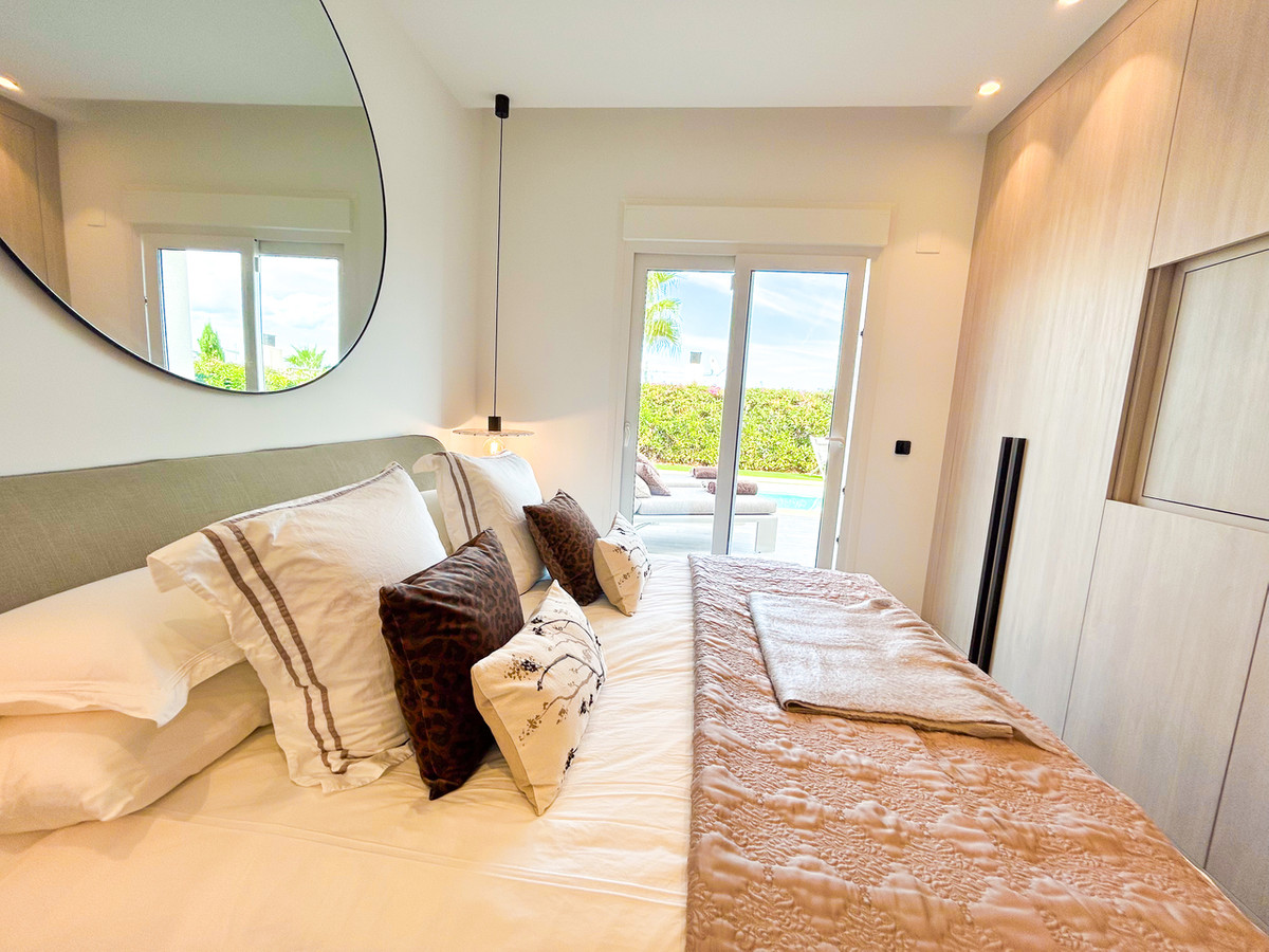 For sale - 3 Bedroom 2 Bathroom House - Detached Villa in Algorfa - Algorfa Centro  - Alicante