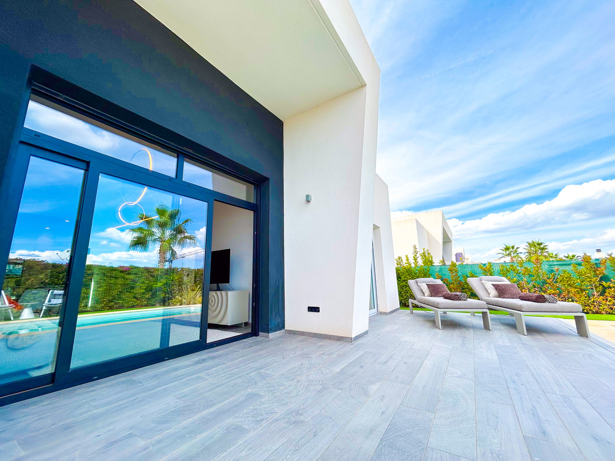 For sale - 3 Bedroom 2 Bathroom House - Detached Villa in Algorfa - Algorfa Centro  - Alicante