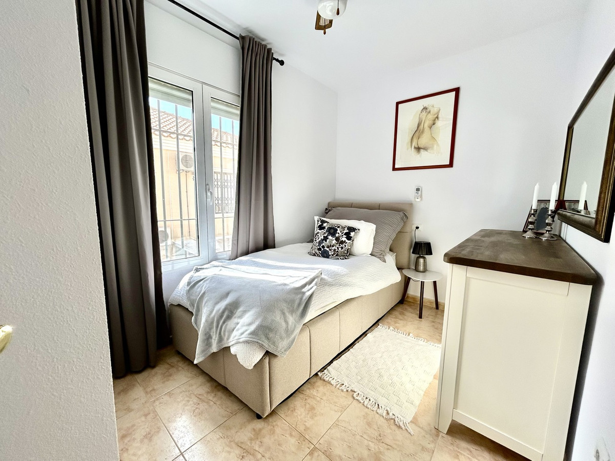 For sale - 3 Bedroom 2 Bathroom House - Townhouse in Orihuela - Dehesa de Campoamor  - Alicante