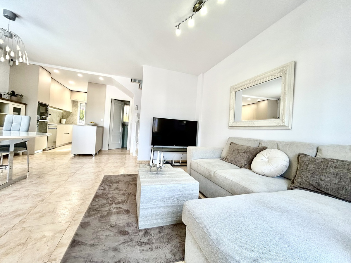 For sale - 3 Bedroom 2 Bathroom House - Townhouse in Orihuela - Dehesa de Campoamor  - Alicante