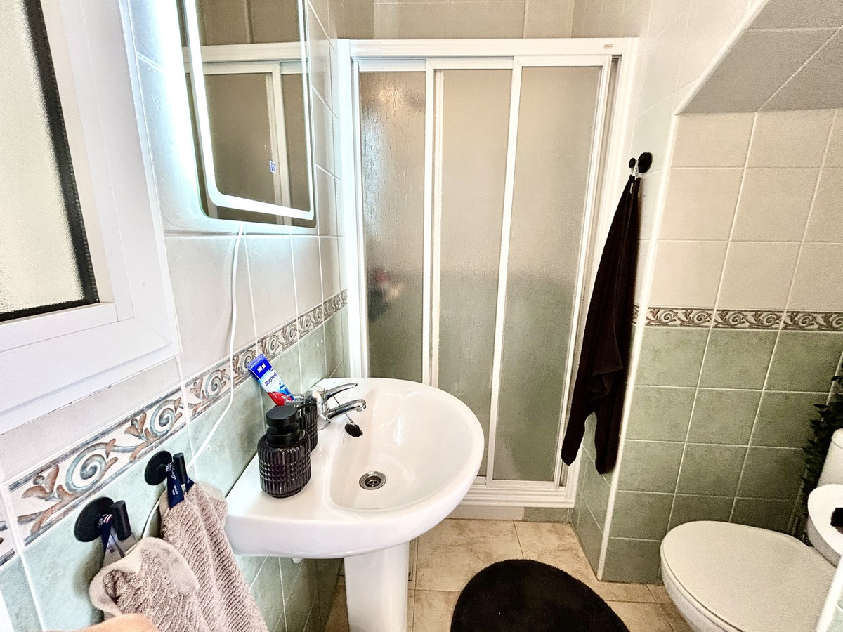 For sale - 3 Bedroom 2 Bathroom House - Townhouse in Orihuela - Dehesa de Campoamor  - Alicante