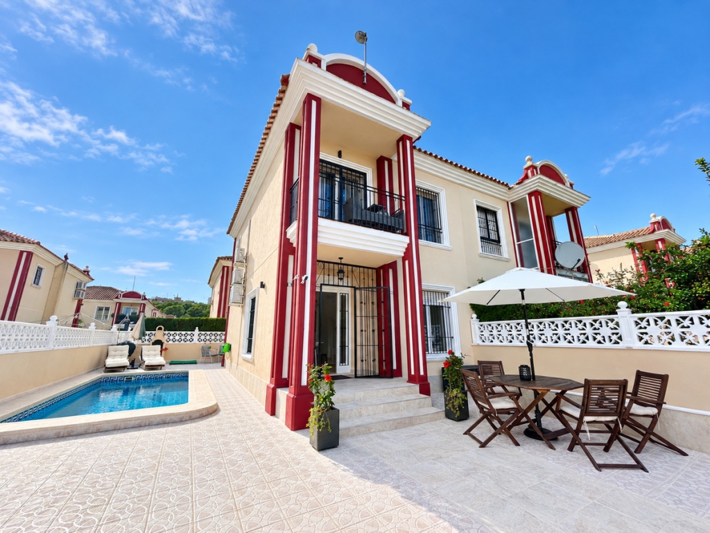 3 Bedroom 2 Bathroom House - Townhouse in Orihuela