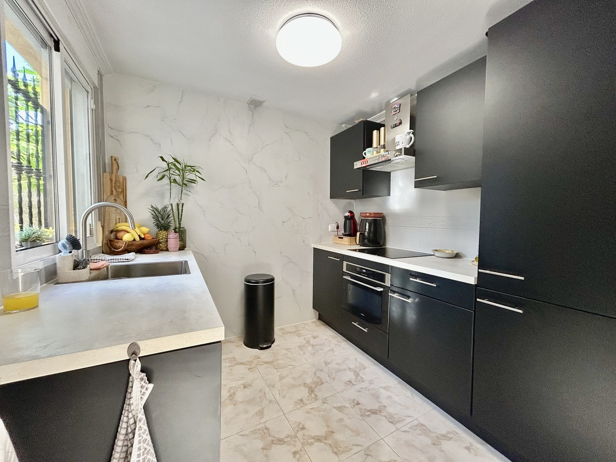 For sale - 4 Bedroom 3 Bathroom House - Detached Villa in Orihuela - Villamartin  - Alicante