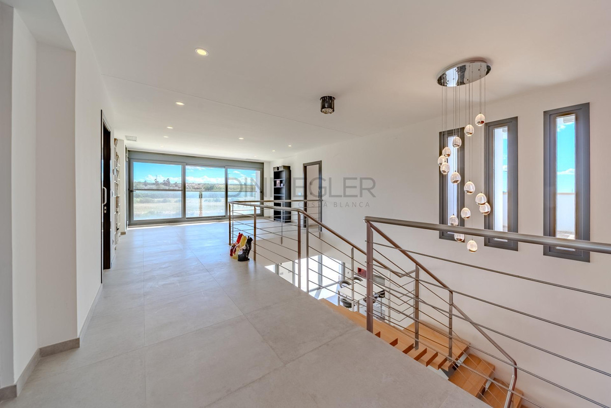 For sale - 5 Bedroom 4 Bathroom House - Detached Villa in San Fulgencio - La Marina  - Alicante