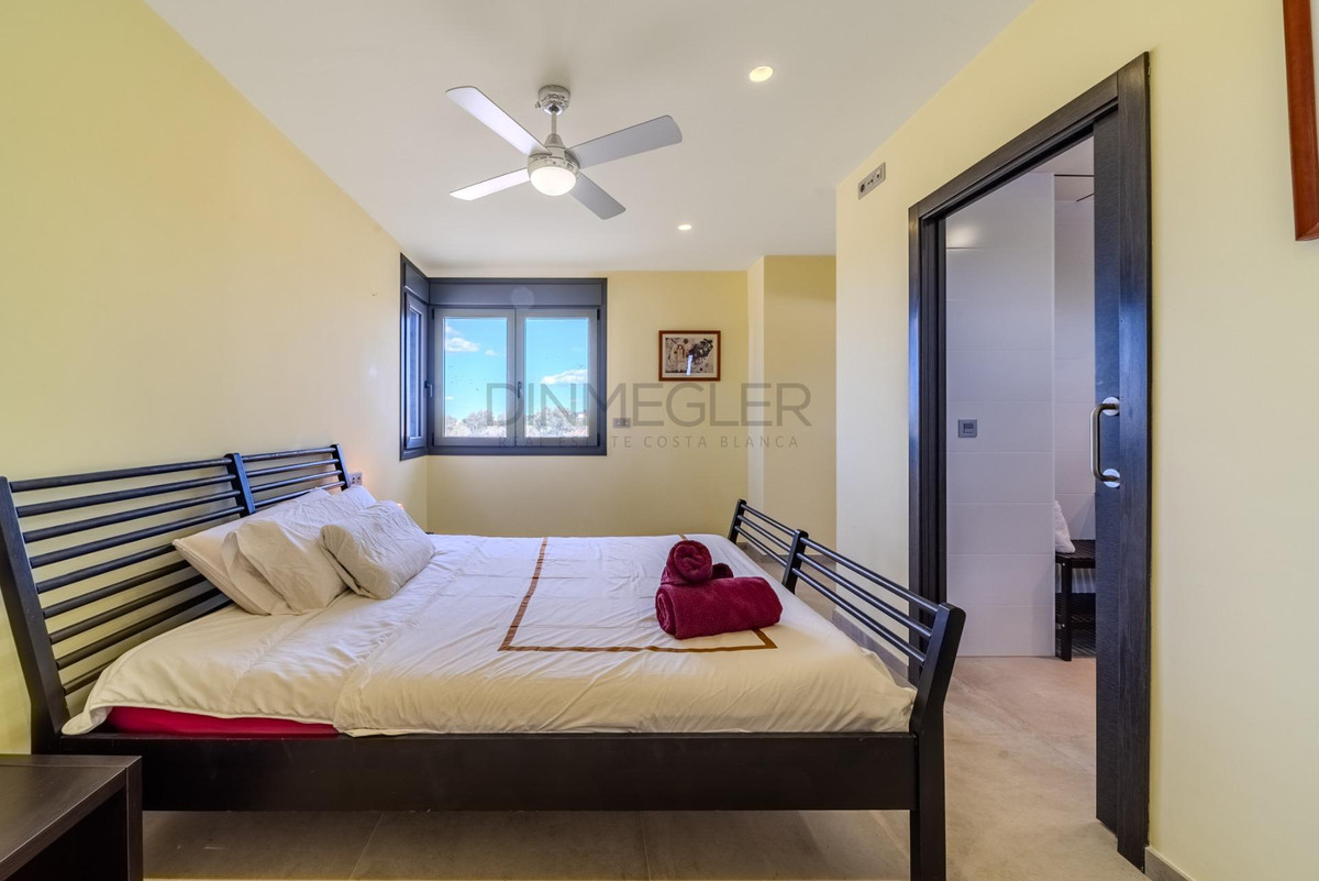 For sale - 5 Bedroom 4 Bathroom House - Detached Villa in San Fulgencio - La Marina  - Alicante