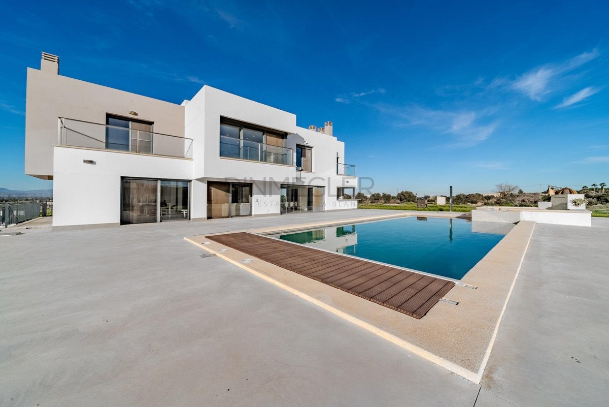 For sale - 5 Bedroom 4 Bathroom House - Detached Villa in San Fulgencio - La Marina  - Alicante