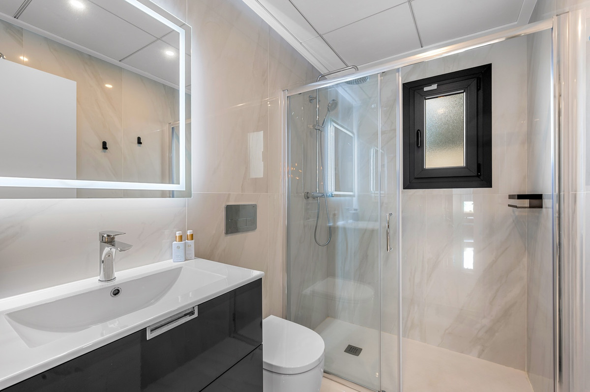 For sale - 3 Bedroom 2 Bathroom House - Detached Villa in Orihuela - Orihuela Centro  - Alicante