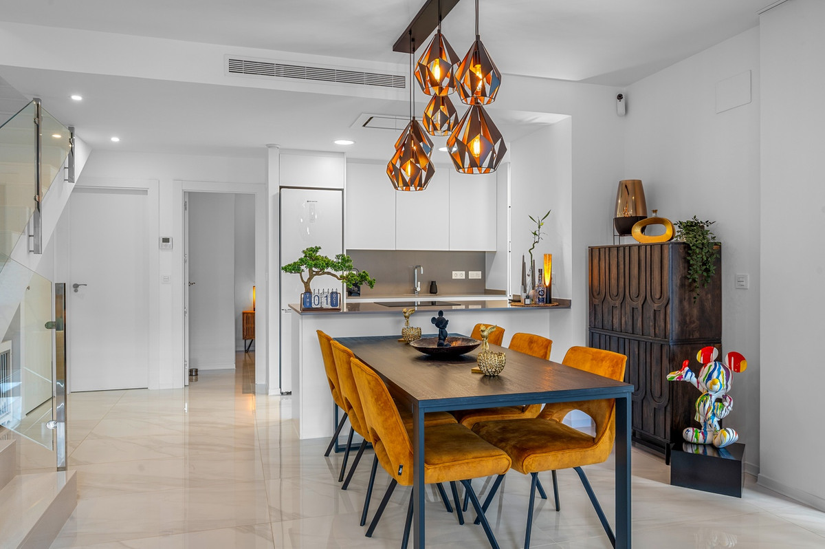 For sale - 3 Bedroom 2 Bathroom House - Detached Villa in Orihuela - Orihuela Centro  - Alicante