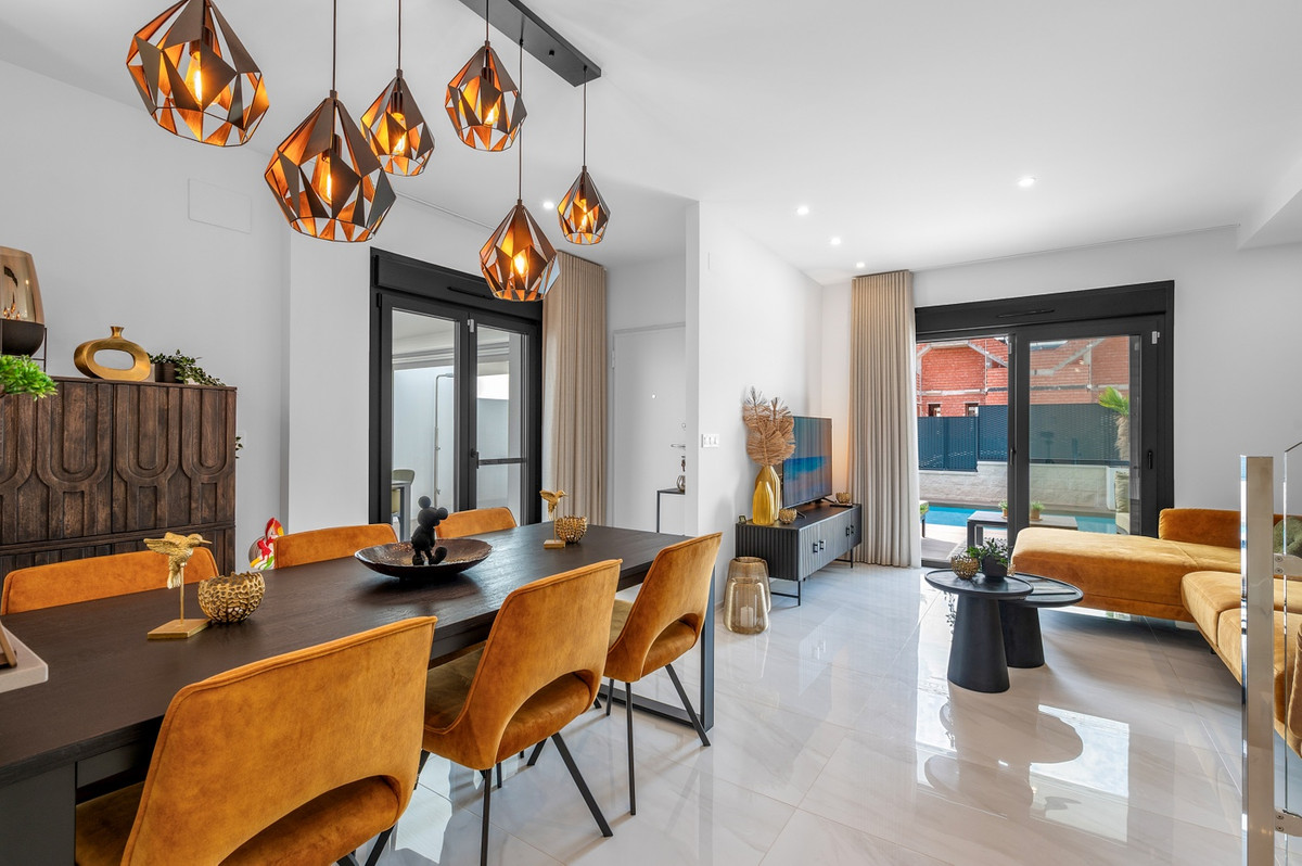 For sale - 3 Bedroom 2 Bathroom House - Detached Villa in Orihuela - Orihuela Centro  - Alicante