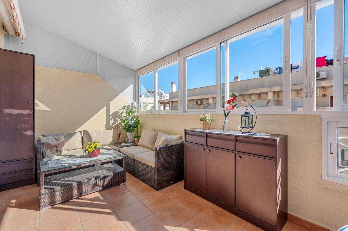 For sale - 2 Bedroom 1 Bathroom Apartment - Middle Floor Apartment in Torrevieja - Torrevieja Centro  - Alicante