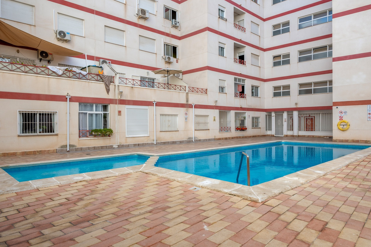 For sale - 2 Bedroom 1 Bathroom Apartment - Middle Floor Apartment in Torrevieja - Torrevieja Centro  - Alicante