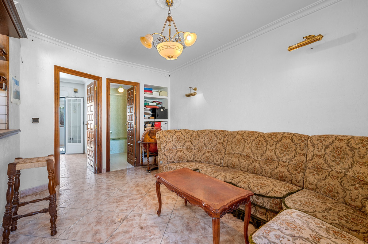 For sale - 7 Bedroom 5 Bathroom Ciudad Quesada Villa in Ciudad Quesada  - Ciudad Quesada  - Alicante