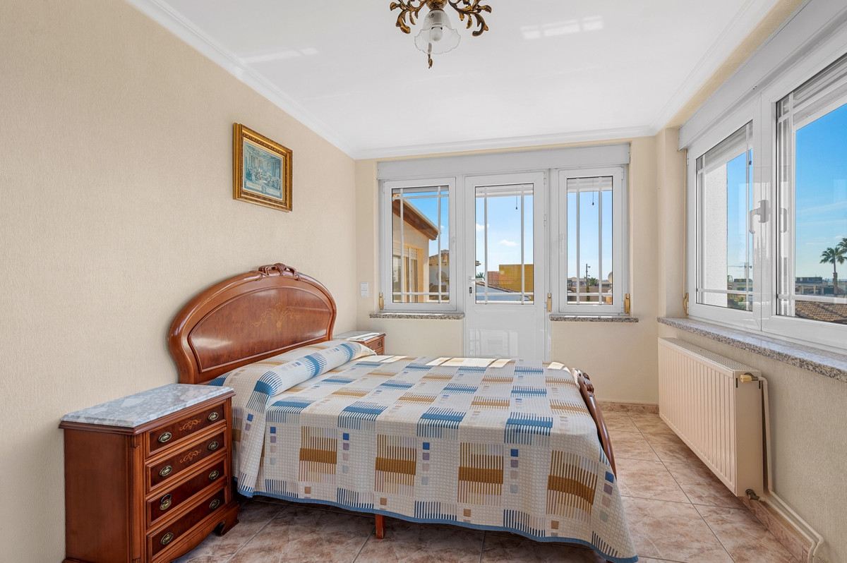 For sale - 7 Bedroom 5 Bathroom Ciudad Quesada Villa in Ciudad Quesada  - Ciudad Quesada  - Alicante