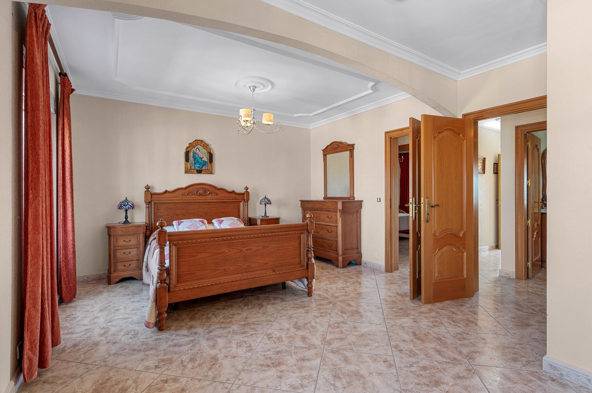 For sale - 7 Bedroom 5 Bathroom Ciudad Quesada Villa in Ciudad Quesada  - Ciudad Quesada  - Alicante